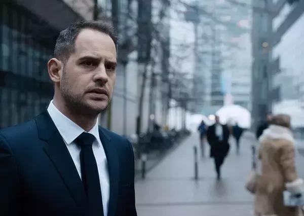 我丝毫不怀疑，这位导演曾来过云南尝过“毒蘑菇”