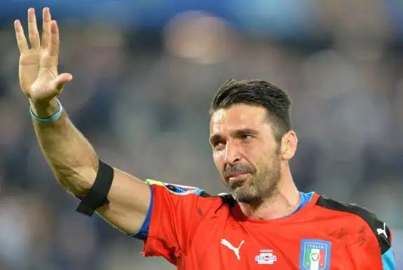 这个足坛星光熠熠，但狼王只有一个！