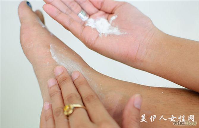 脚突然就出汗发臭,脚没烂不痒却散发出臭味