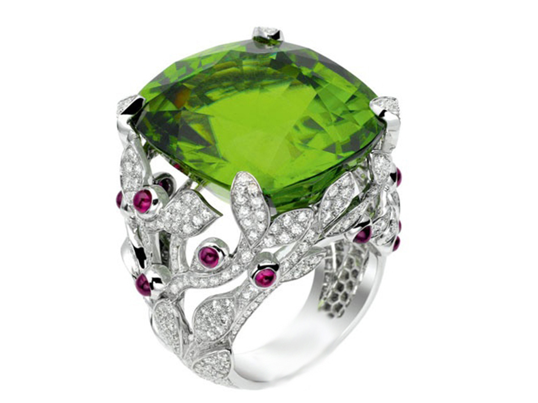 橄榄石是几月生辰石,橄榄石八月生辰石