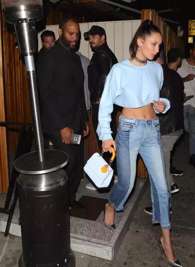 这个牌子的牛仔裤请给我来一打！