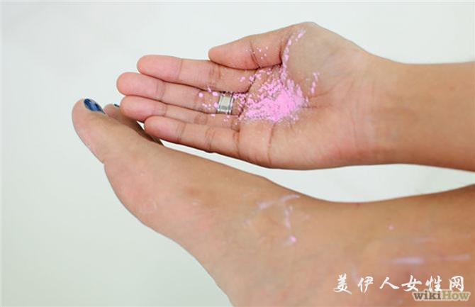 脚突然就出汗发臭,脚没烂不痒却散发出臭味