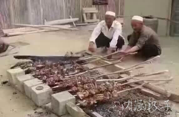 女友故意调皮,女友调皮又很乖