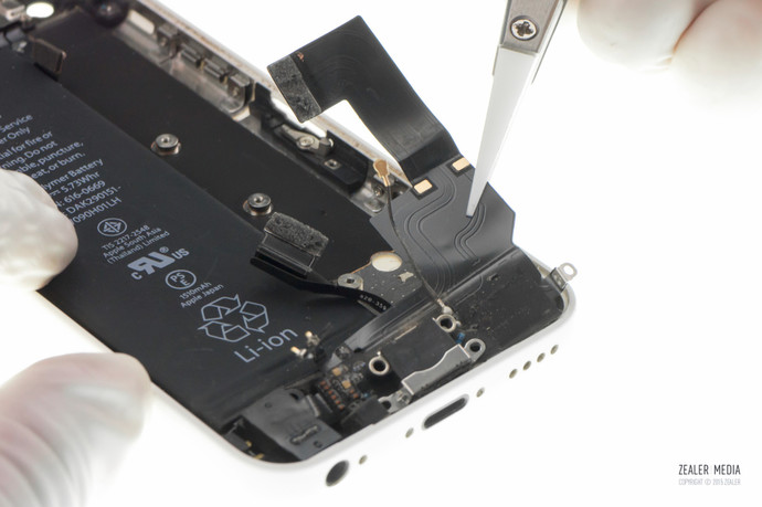 拆修iphone手机,苹果5c换后壳