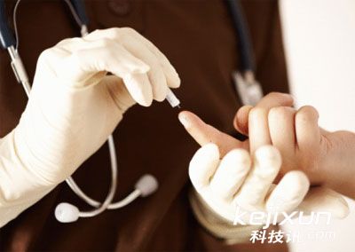 6个月宝宝发烧妈妈可以吃药么,6个月婴儿发烧需要一直守着么