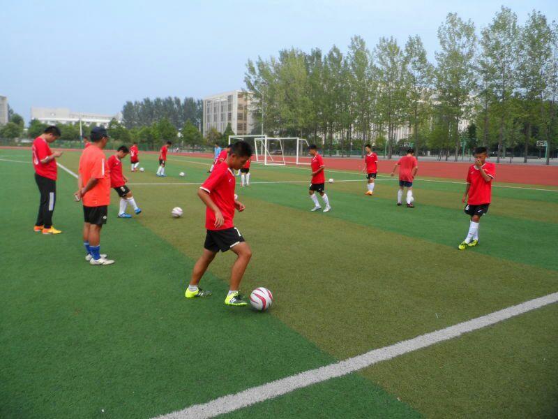 奉献源自热爱---专访校园足球指导员姚军