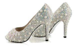 什么高跟鞋又舒服又不累脚,穿高跟鞋怎么才会让脚不痛