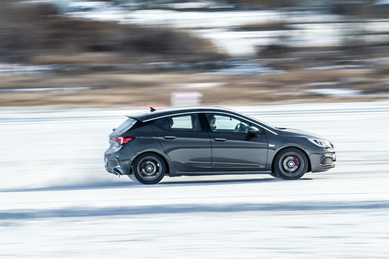 比下雪更好玩的，是到黑龙江体验别克冰雪试驾