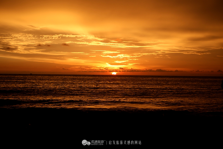 当足球小子遇见印度洋上最壮美的夕阳