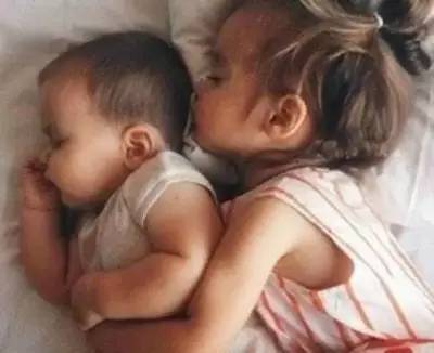 二宝即将到来大宝该怎么办,二宝来了大宝生病怎么办