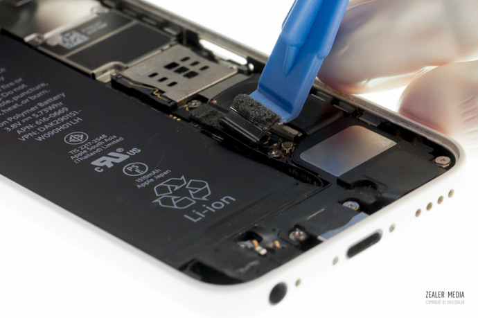 拆修iphone手机,苹果5c换后壳