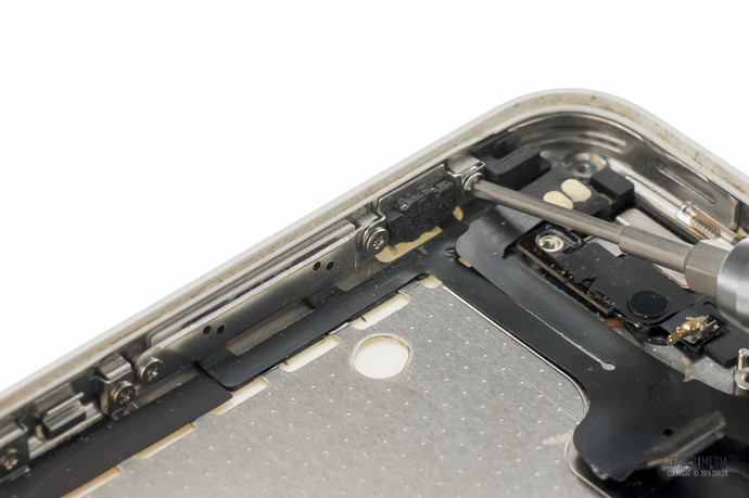 拆修iphone手机,苹果5c换后壳