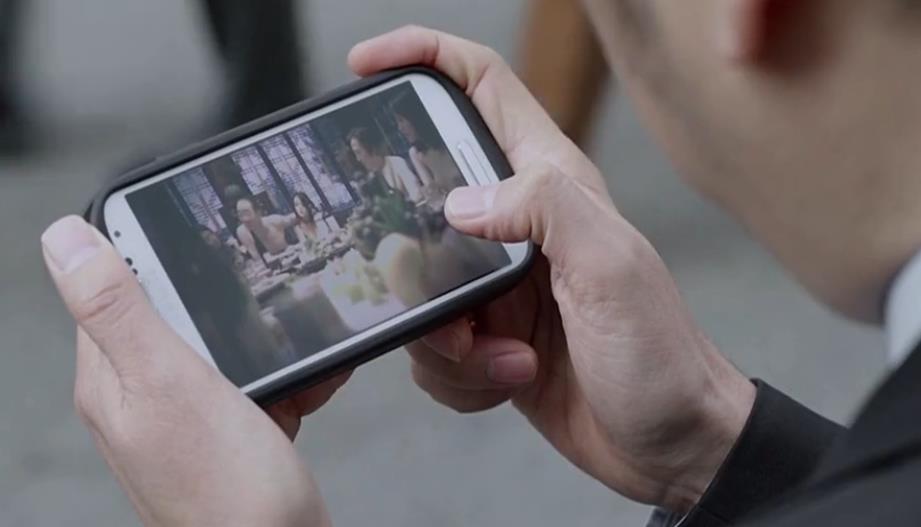 三星、LG贯穿剧情，聊聊韩国影片《局内人》中出现的电子产品