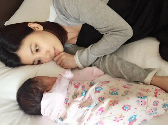 45岁贾静雯惊艳古装,贾静雯有点像的胖网红