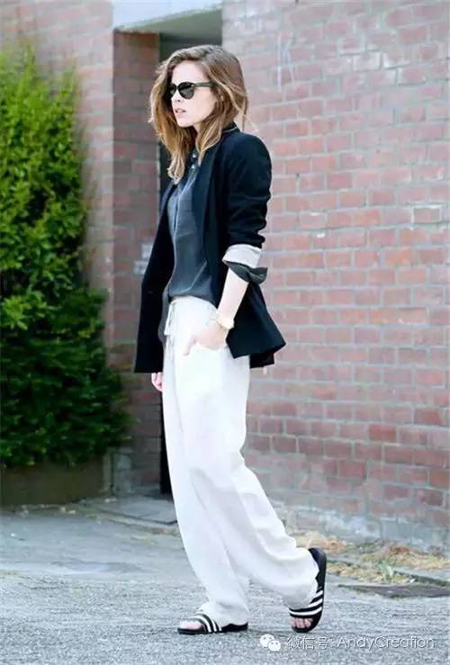 你们平时穿去洗澡的拖鞋，现在可潮了呢～