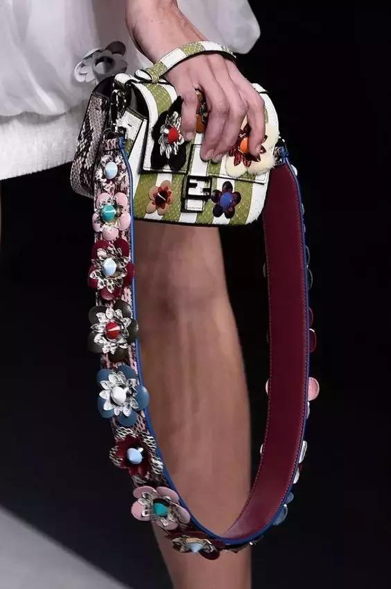 盘点火遍时尚圈的时髦单品,2016最难穿的单品