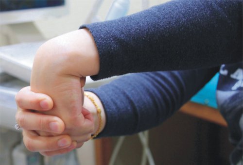 网球肘和妈妈肘,妈妈得了网球肘怎么治