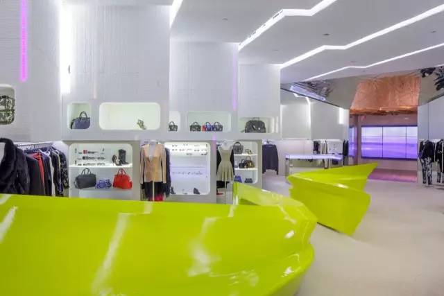 服装买手店有哪些功能分区 (服装买手店是如何运作的)