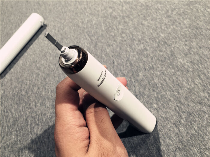 飞利浦电动牙刷刷牙示范,你真的会刷牙吗高清图片