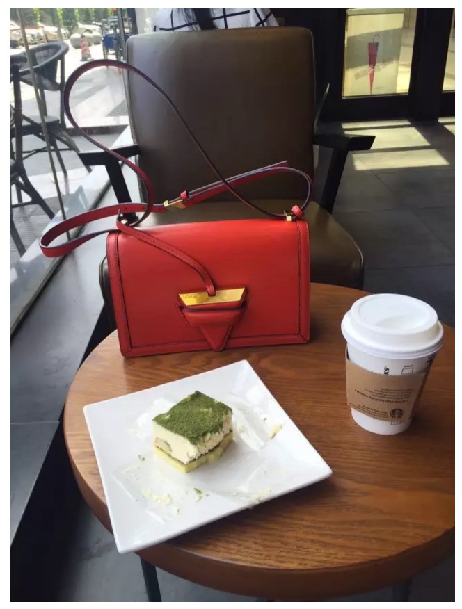 这东西你用一辈子的工资都买不起，姑娘们，听我一句劝！