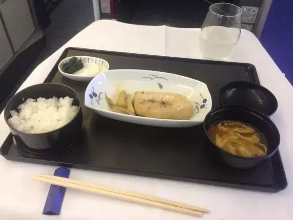 留学省钱技巧之如何购买特价机票,留学生国际机票怎么买最划算