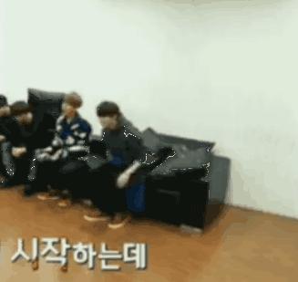 我觉得鹿晗真的是颜值下滑了,鹿晗长得不帅