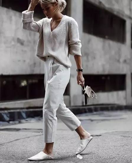 你们平时穿去洗澡的拖鞋，现在可潮了呢～