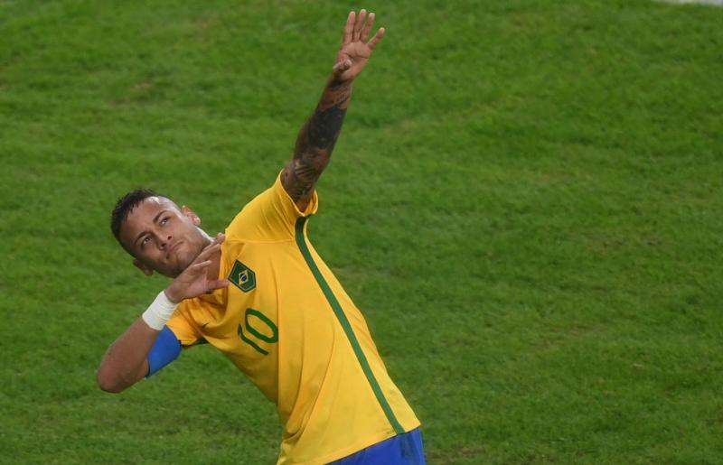 说起巴萨你最先想到谁,内马尔说诺坎普奇迹