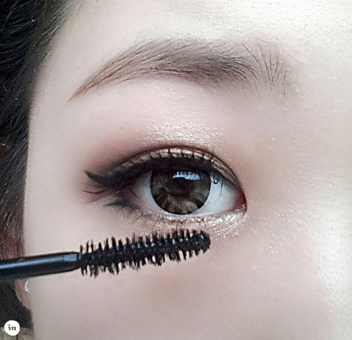 烟熏妆眼妆画法教程,港风烟熏妆眼影画法