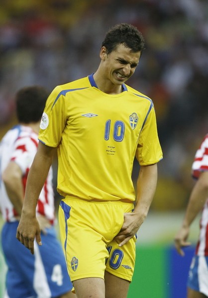 捂裆派龙抓手，足坛“抓鸟”合集