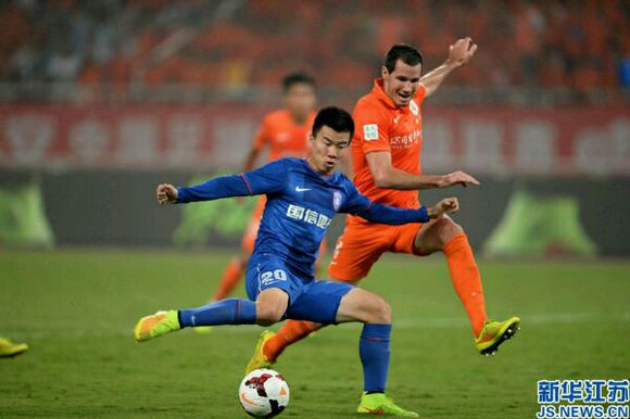 中国篮球收入高还是足球收入高,中国足球和篮球哪个工资更高