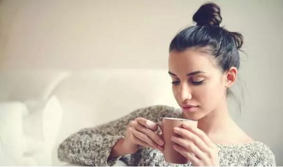 早起脸浮肿的原因,老年人早起脸浮肿的原因