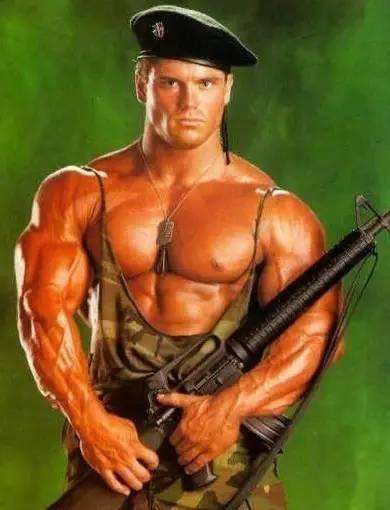 没有经过军事训练，如何能成为“好的足球流氓”？