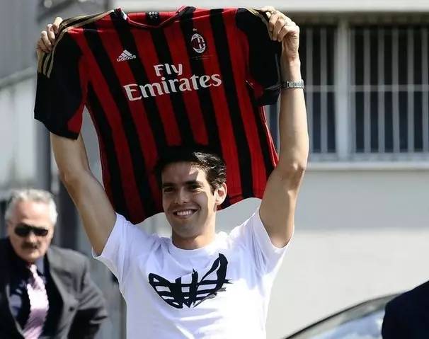 宁可被“打脸”也要买买买！细数足坛经典的球员回购