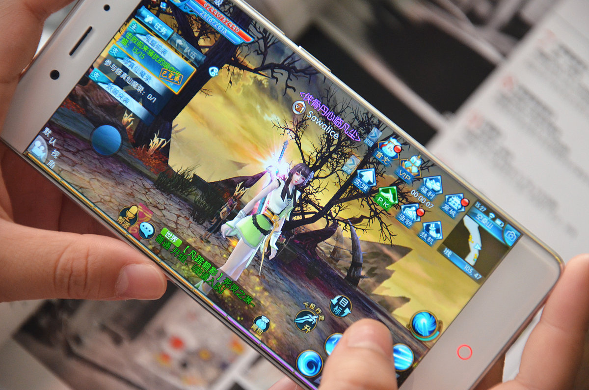 搭载骁龙820，4G+64G，跑分13万！努比亚Z11体验