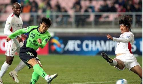 2002年十强赛李玮锋头球,04年东亚四强赛李玮锋