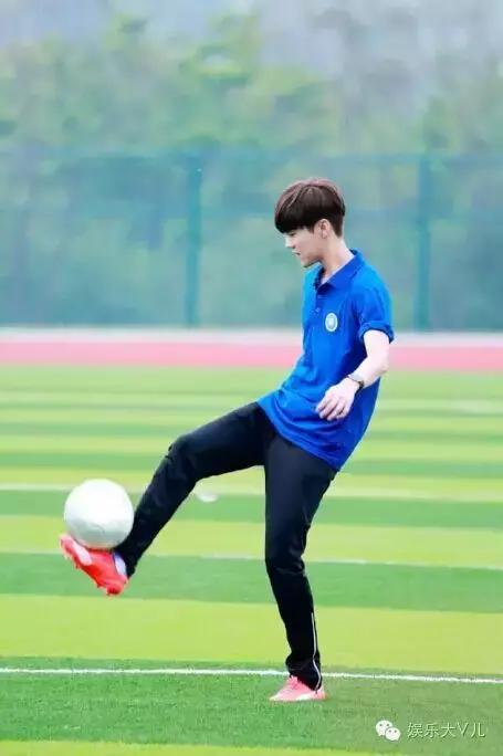 听说看《我去上学啦》不少直男被鹿晗掰弯，妹子们看紧男票啊