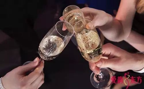 酒精对胎儿好吗,好孕了发高烧对宝宝有影响吗