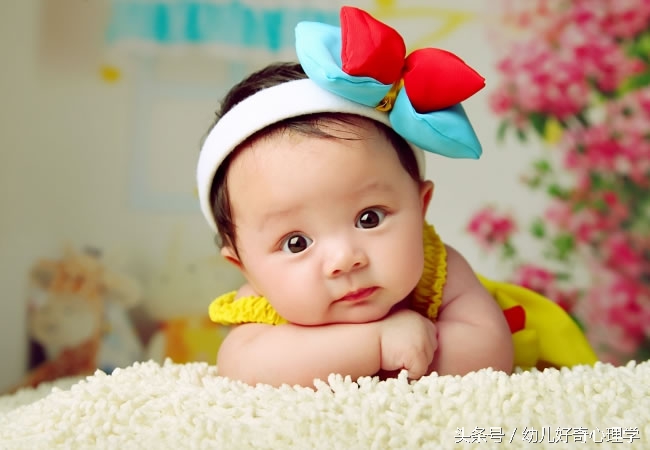 婴幼儿舌头发黑是怎么回事,婴幼儿舌头发紫的图片