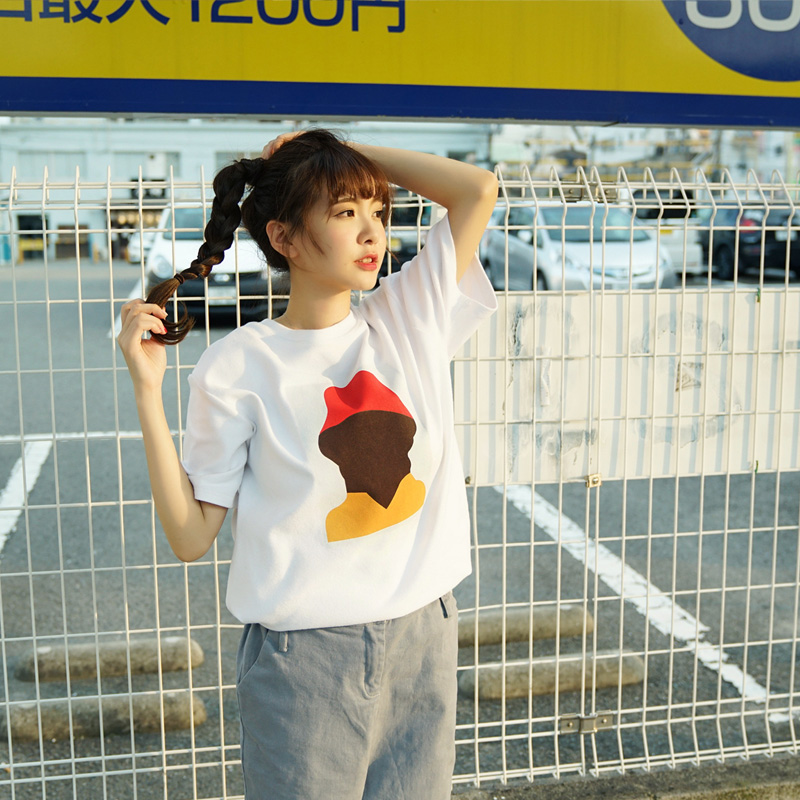 秋冬大版t恤搭配推荐,穿搭中的万金油单品