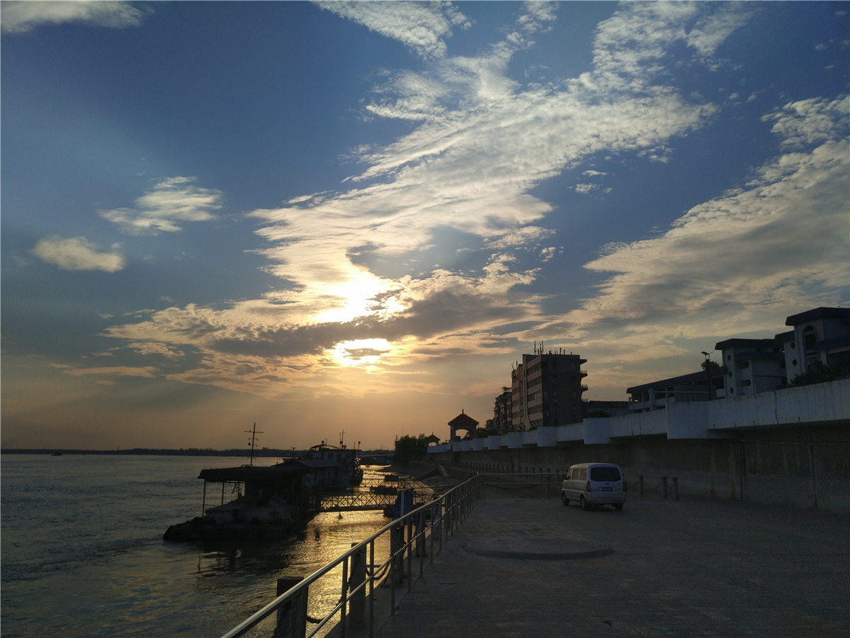 搭载骁龙820，4G+64G，跑分13万！努比亚Z11体验