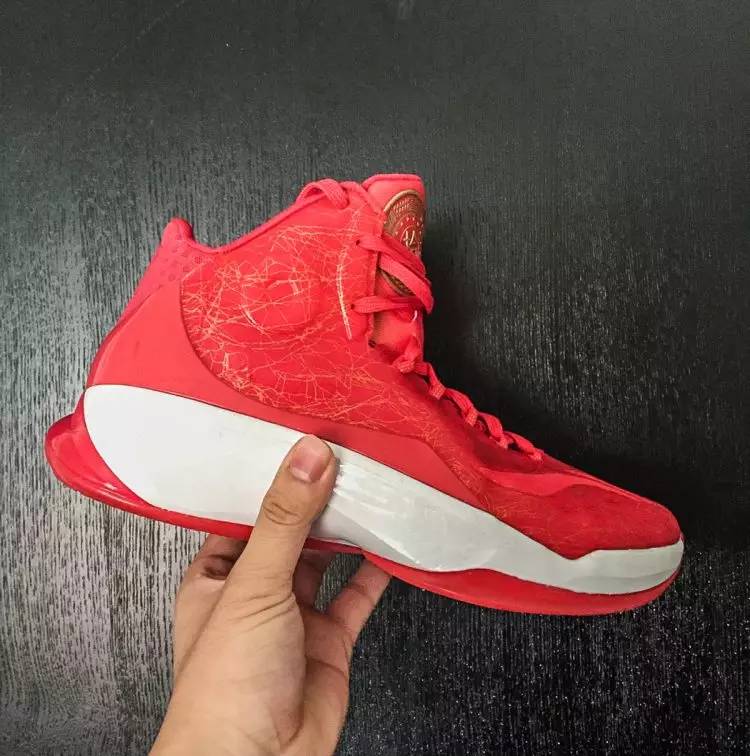 上脚好看的小白鞋推荐,新手200以下的篮球鞋推荐