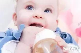 如何掌握宝宝的吃奶量,宝宝每个月吃奶次数和吃奶量