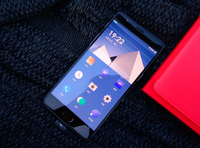 手感最好的手机一加,一加手感