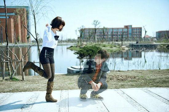 人笑花开，花落人哭，一个见，一个留心