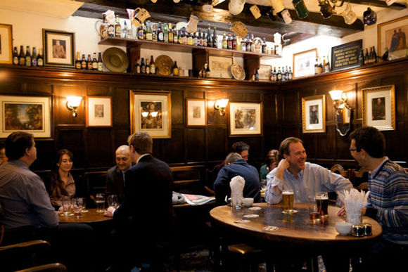 那些曾经被我们误解的礼仪文化,关于英国酒吧文化