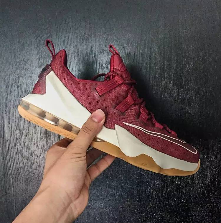 上脚好看的小白鞋推荐,新手200以下的篮球鞋推荐