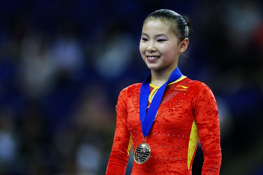 16岁体操天才少女创新高夺冠,9岁练体操20岁夺冠