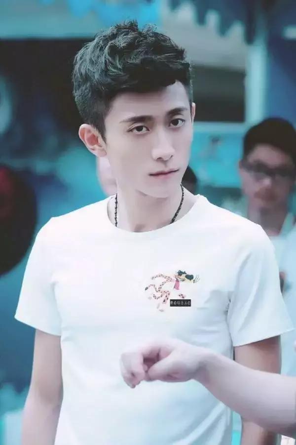 张一山辣眼睛的视频,张一山吻戏辣眼