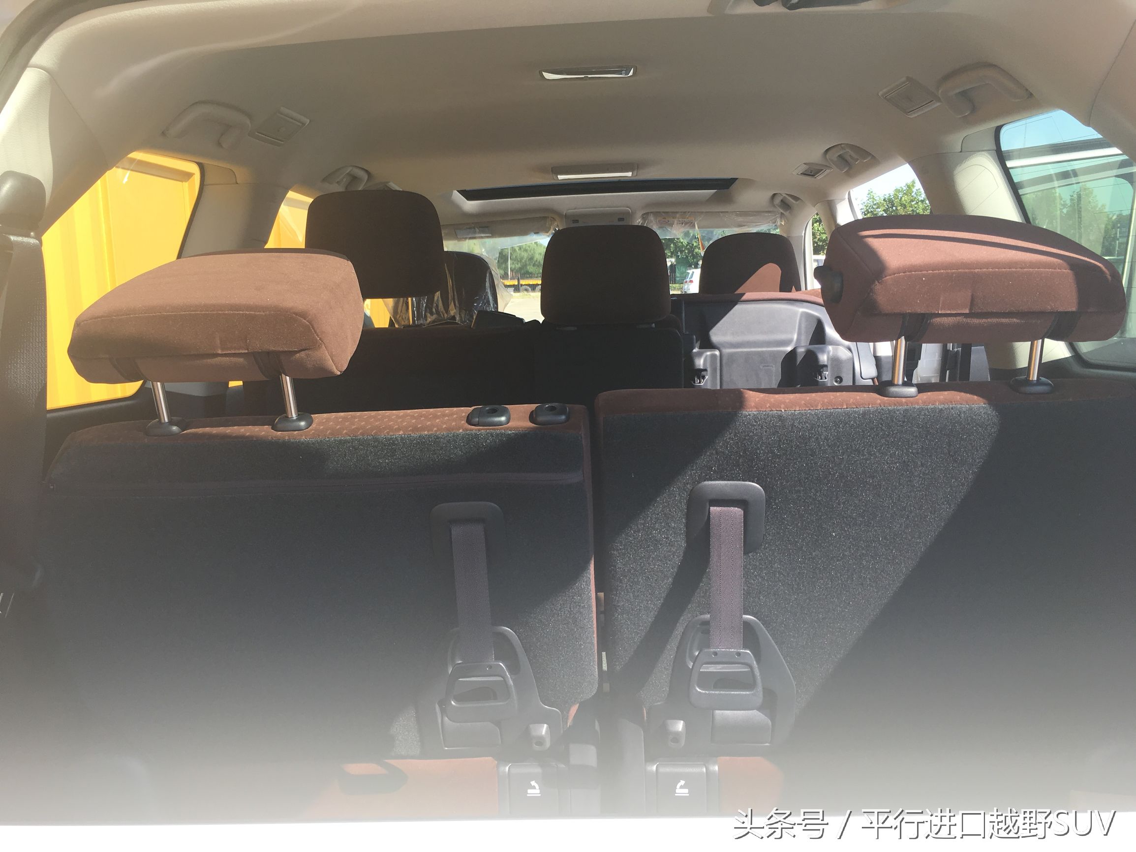 兰德酷路泽和路虎卫士110哪个好,兰德酷路泽2024款越野测试